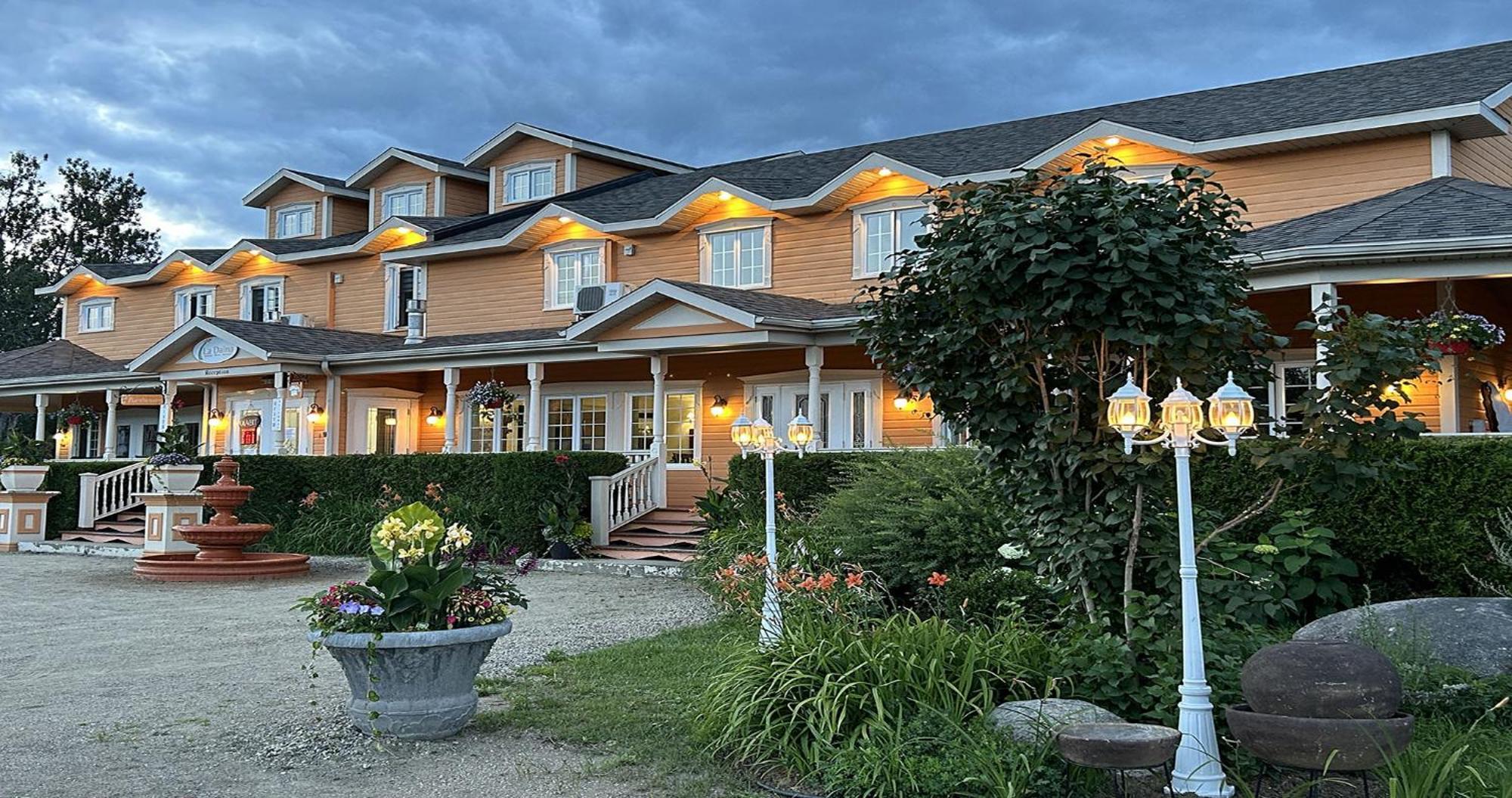 Auberge La Daina 拜圣保罗 外观 照片